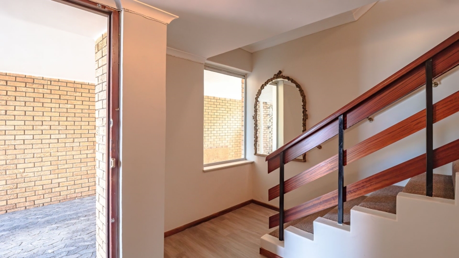 To Let 4 Bedroom Property for Rent in Gordons Bay Village Western Cape